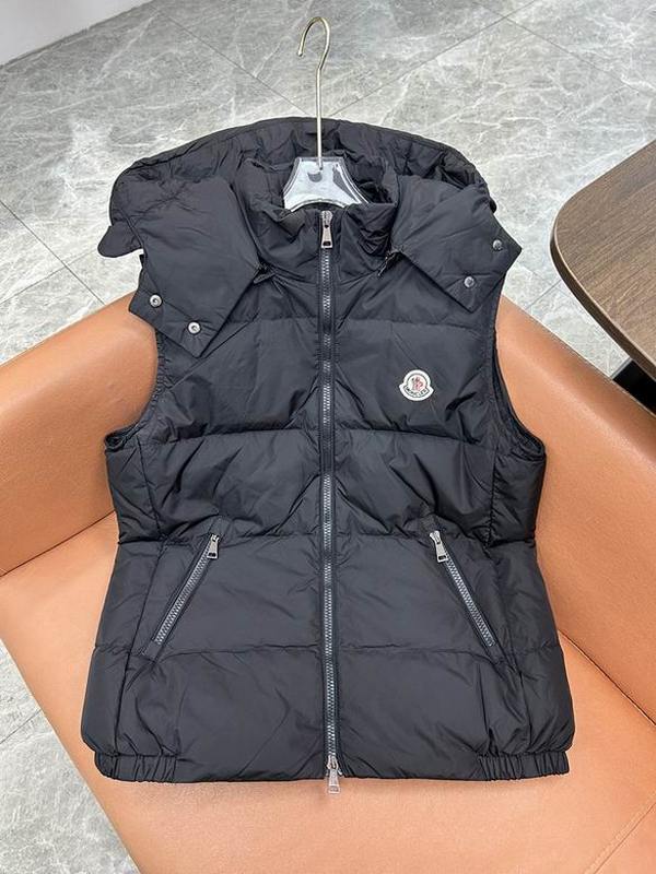 Moncler Women's Outwear 261